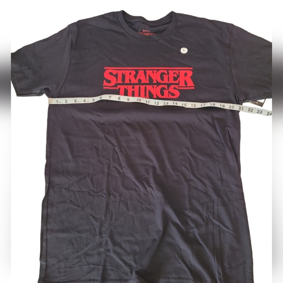 NWT Stranger Things Men's Large Black T Shirt - Picture 3 of 7